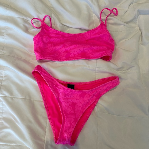 Triangl Hot Pink Matching Bikini Set - Picture 3 of 5